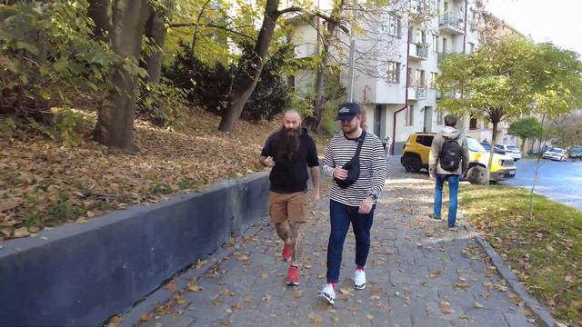 ГВАРДІЙСЬКА: Розваги на кладовищі | Райони Львова #ЛьвівЯЛюблюТБ смотреть онлайн