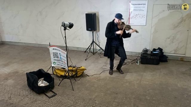 Хит московских улиц и подземных переходов — «Лесник» (музыка гр. «КиШ») смотреть онлайн