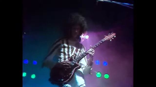 Queen – Bohemian Rhapsody Official Video Remastered