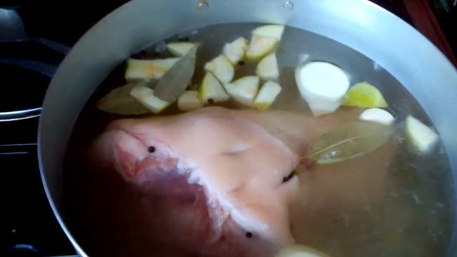 Рулька в пиве с картошечкой!!! смотреть онлайн