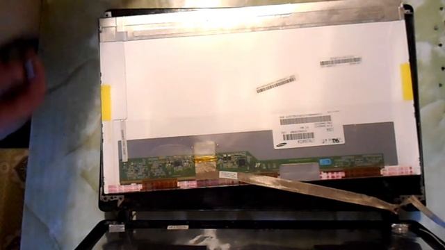 Как заменить матрицу в ноутбуке самостоятельно? Хочу показать как меняется матрица в ноутбуке. смотреть онлайн