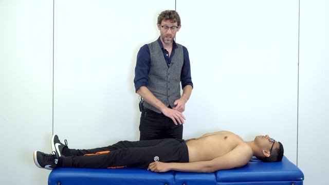 Ascites Examination - Shifting Dullness & Fluid Thrill - Clinical Skills Revision - Dr Gill смотреть онлайн