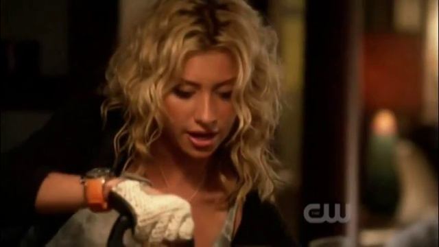 Alyson Michalka - Hellcats смотреть онлайн
