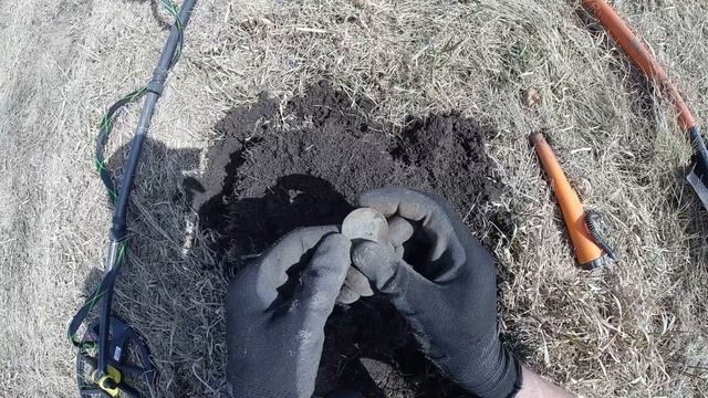 ОТКРЫВАЮ СЕЗОН КОП 2022, новое место хорошие находки, коп металла монеты СССР царские монеты. смотреть онлайн