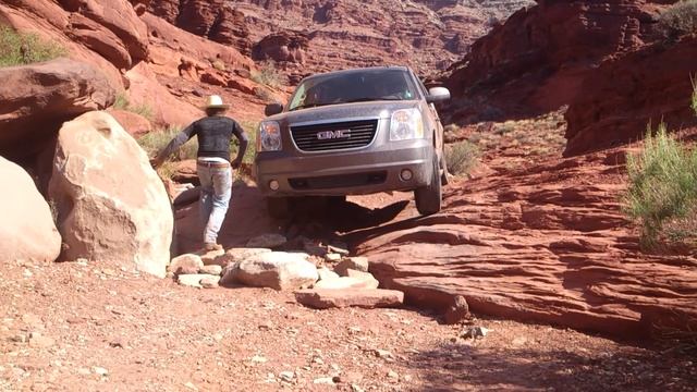 More offroad in moab with a totaly appropriate car - GMC Yukon ! PART 1/3 смотреть онлайн