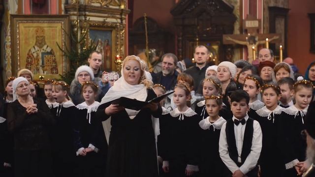 Хор «Радуга» исполнил Рождественские колядки в Александро-Невском кафедральном соборе смотреть онлайн