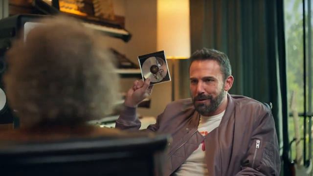 Аффлек для Супербоул, 2024 (Dunkin’ Donuts + Ben Affleck = Super Bowl)