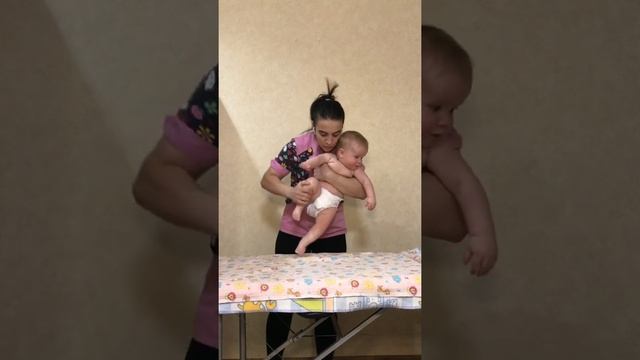 Детский массаж/ходьба у опоры/гимнастика для малышей/упражнения смотреть онлайн