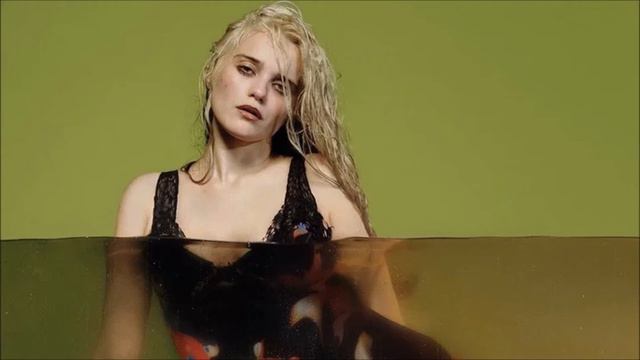 Sky Ferreira - 108 (Version 2) смотреть онлайн