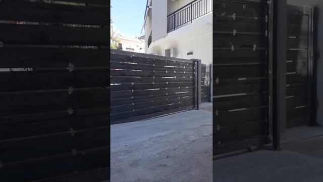 Συρόμενη γκαραζόπορτα & πόρτα πεζών смотреть онлайн