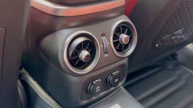 An Underdog That Has It ALL! | 2019 Kia Stinger Review смотреть онлайн