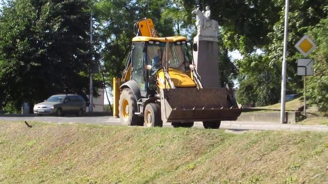 Экскаватор-погрузчик JCB 3CX смотреть онлайн