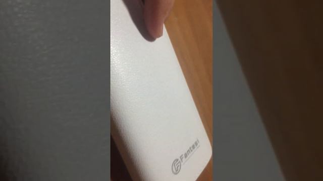 Обзор на PowerBank F11 смотреть онлайн