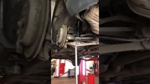 Замена задних амортизаторов на Мерседес ML W164