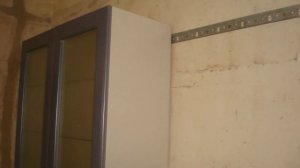 Навешивание шкафов с помощью монтажной планки и универсальных навесов