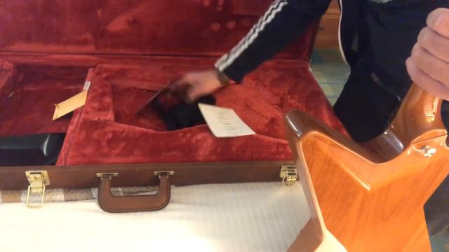 Gibson Explorer antique natural 2020 unboxing смотреть онлайн