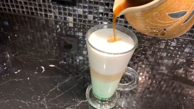Как я готовлю кофе латте. смотреть онлайн