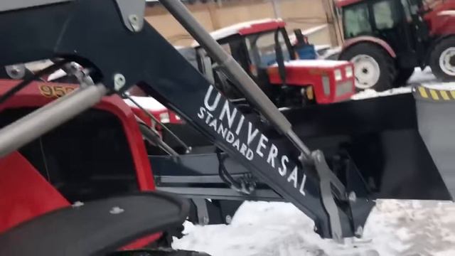 Трактор МТЗ 952.3 с фронтальным погрузчиком Универсал Стандарт на 1200 кг. смотреть онлайн