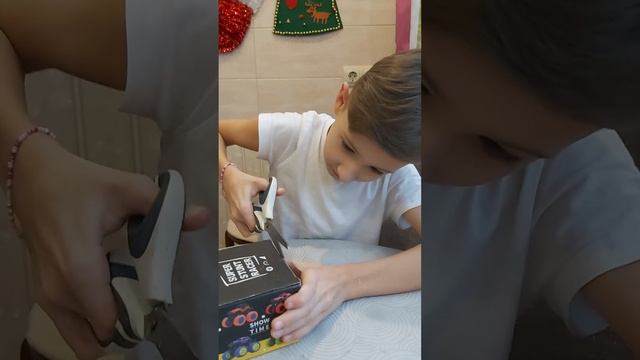 Новогодние подарки начинаются смотреть онлайн