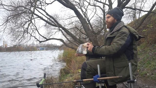 Ловля трофейного леща на фидер. Ноябрь 2022. смотреть онлайн