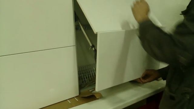 Кухня радиусная глянец красно белый от Мебиком Тюмень смотреть онлайн