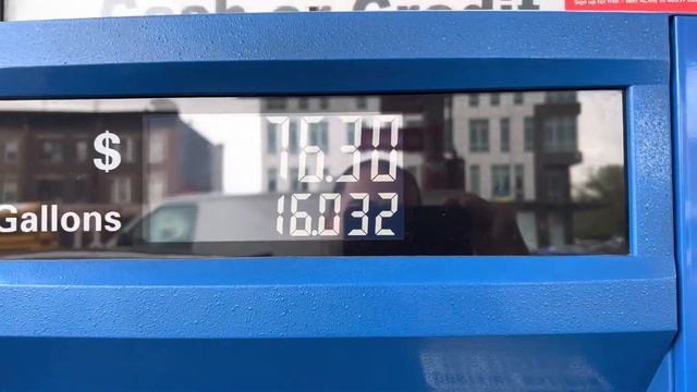 Цена на Бензин США Нью Йорк 5$ за галлон , спасибо Джо Байден #gasprices смотреть онлайн