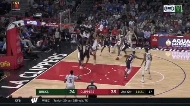 Milwaukee Bucks - Five-Out Away Screen смотреть онлайн