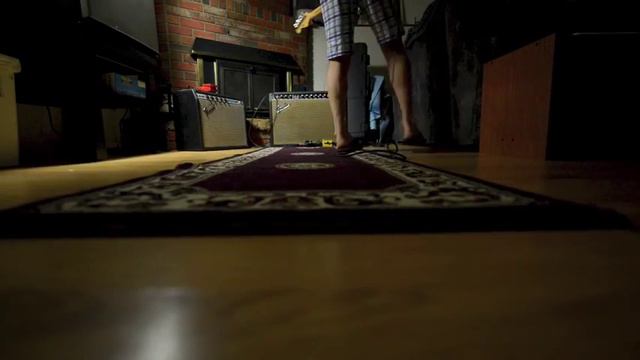 Vintage 1965 Deluxe Reverb -- Nikon 14mm :/ смотреть онлайн