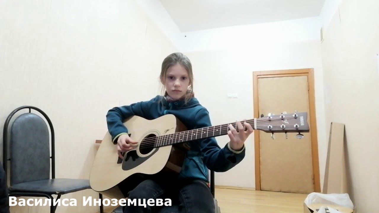 Only Time (Enya) -играет ученица 2 класса школы гитаристов Виктора Русинова - Василиса Иноземцева.