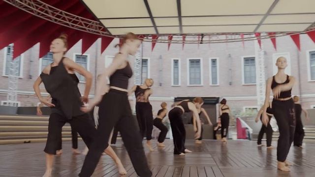 Финальный показ Contemporary на Летнем интенсиве Studio Context. Diana Vishneva 2021 смотреть онлайн