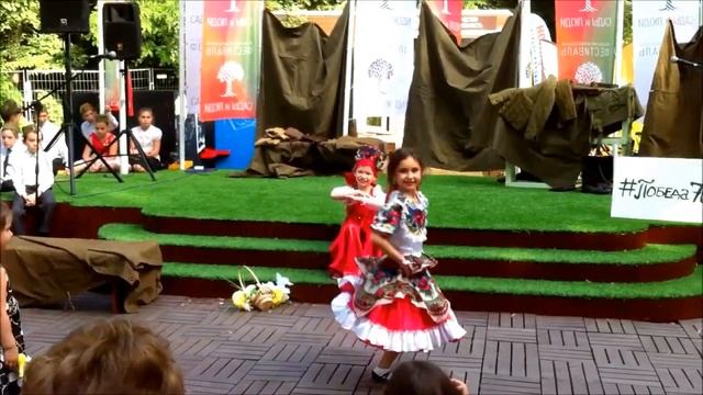 МОСКОВСКАЯ КАДРИЛЬ ЗЛАТА СЕМЁНЫЧЕВА и ВЕРОНИКА БУДАЕВА смотреть онлайн