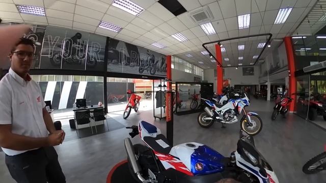 VOCÊ PAGARIA 220MIL NESSA MOTO? CBR 1000RR-R edição especial 30 anos смотреть онлайн
