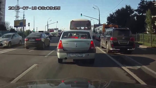 "Чайник" на "Лексусе" наказан "Логаном" смотреть онлайн