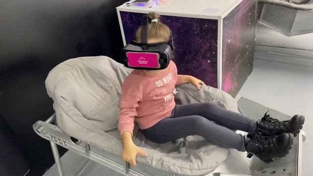Фестиваль РОБОТОВ! Ангелина зависла в ВЕРТУАЛЬНОЙ реальности! Robot festival! смотреть онлайн