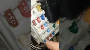 замена предохранителя на габариты королла