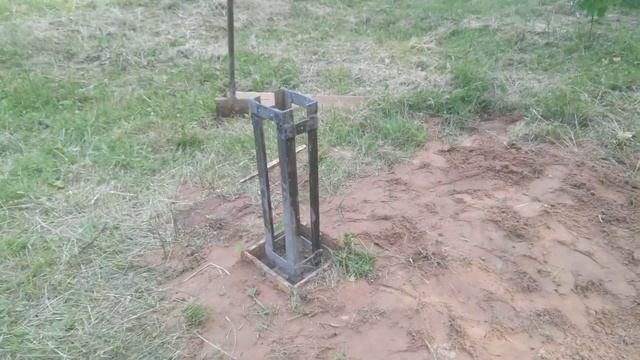 Установка придорожного Поклонного креста возле храма Святой Троицы в Язвищах в июне 2021 года смотреть онлайн