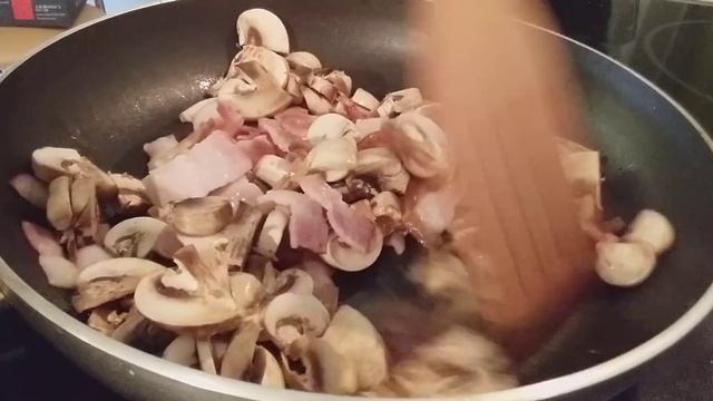 ? Паста/макароны с шампиньонами и беконом ? ПРОСТО и ВКУСНО! смотреть онлайн