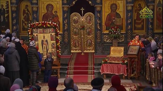 Orthodox Liturgy - The Mystery of the Eucharist, Altar Closes Gates, Priests Commune смотреть онлайн