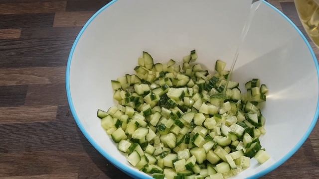 Chilled Cucumber & Yogurt Summer Soup | Tarator  | Cold Vegetarian Soup