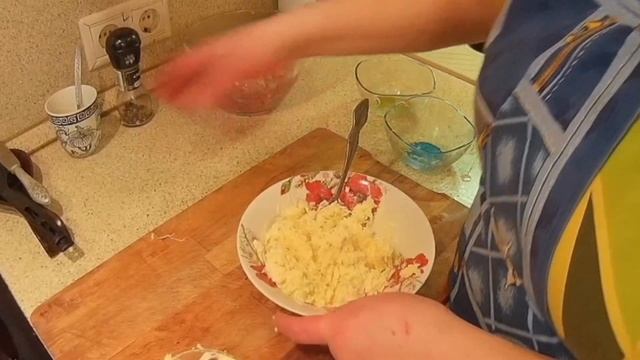 Зразы мясные с сыром и яйцом смотреть онлайн