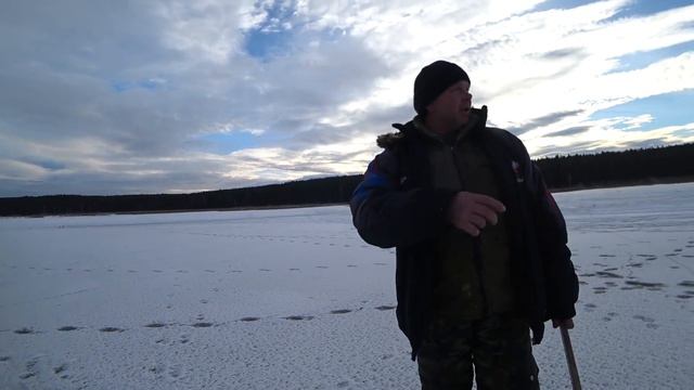 ЗИМНЯЯ РЫБАЛКА С ЖЕРЛИЦАМИ НА ЩУКУ! РАНО УТРОМ ВЫСТАВИЛИ ЖЕРЛИЦЫ И СТАЛИ ИСКАТЬ ОКУНЯ! ВОТ И ЗАГАР! смотреть онлайн