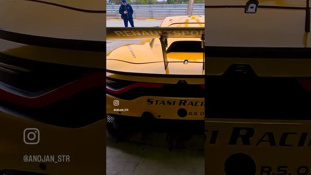 Renault RS01 Start up + Départ Circuit du Luc смотреть онлайн