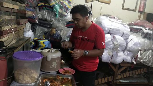 Makan Ayam Gulai Asmr смотреть онлайн