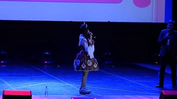 J-fest 2013 Uesaka Sumire разговаривает по Русски