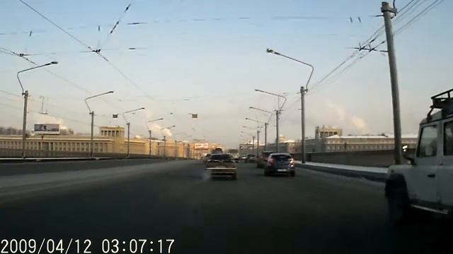 Автомобильный видеорегистратор CarCam HVR-1056 смотреть онлайн
