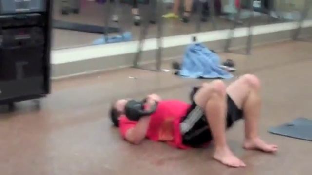 Гиревой жим лёжа смотреть онлайн