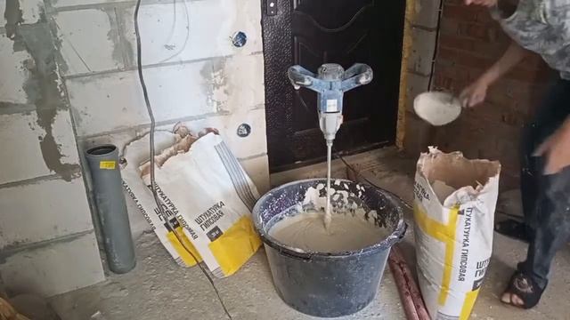 Строю сам. Начинаю штукатурить.