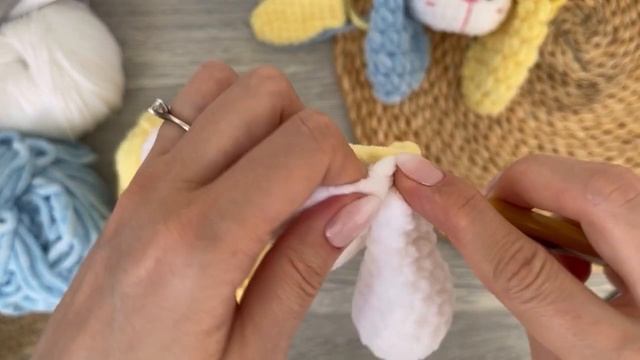Частина 2. Зайка Патріот, в’яжемо лапки, тіло і оформлення смотреть онлайн