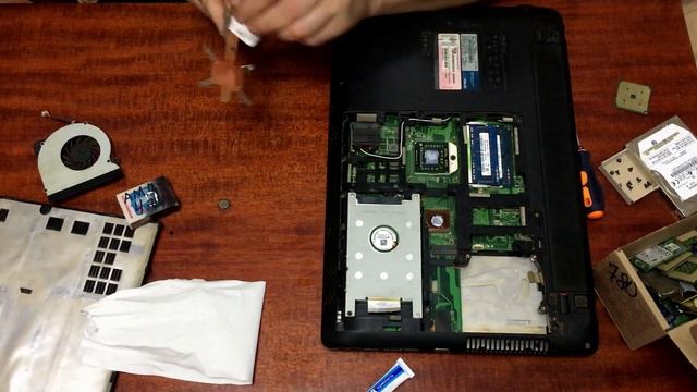 Апгрейд ноутбука ASUS ставим 4х ядерный процессор AMD phenom II n950 смотреть онлайн