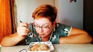 ОБОЖАЮ САЛАТ С ФУНЧОЗОЙ И СВИНЫМИ УШАМИ👍/Жру с удовольствием и аппетитом/Мукбанг/МНЕ ПРИЯТНОГО, а И
